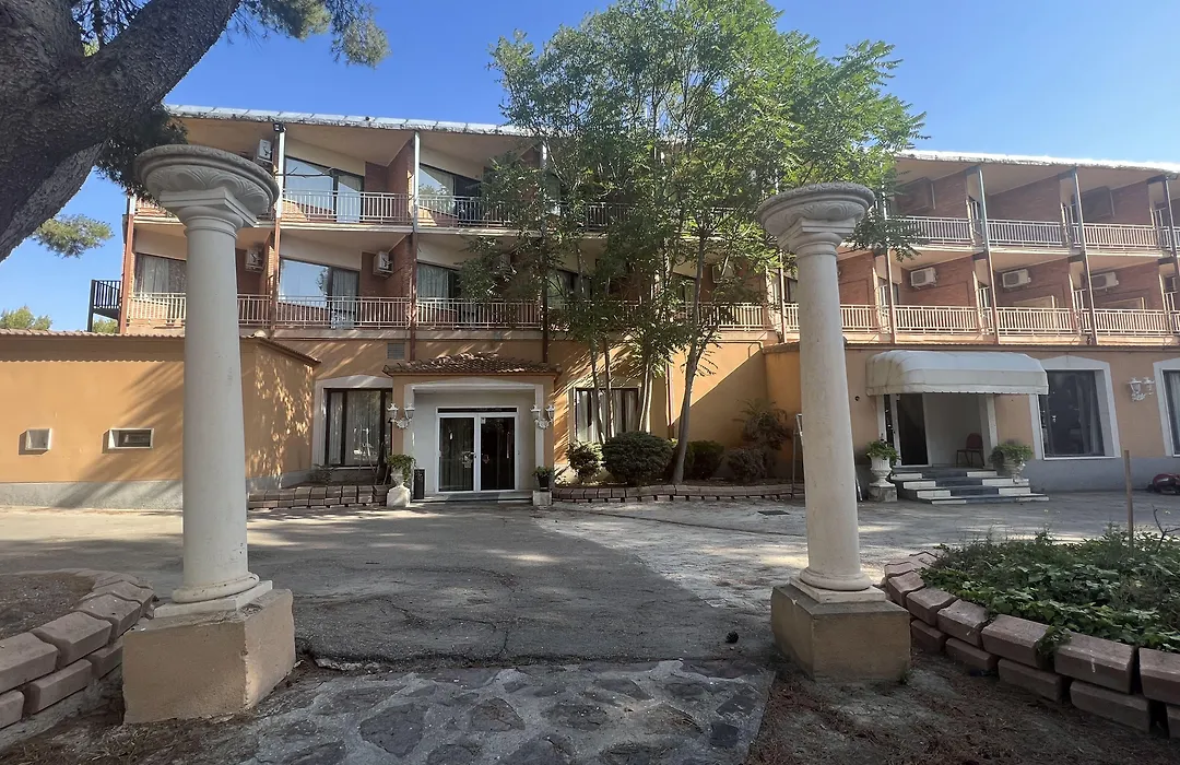 Hotel El Cisne-1