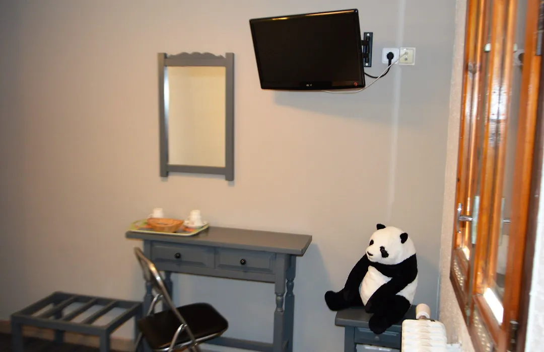 Hotel Panda-1