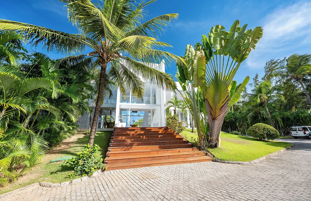B Blue Beachouses-1