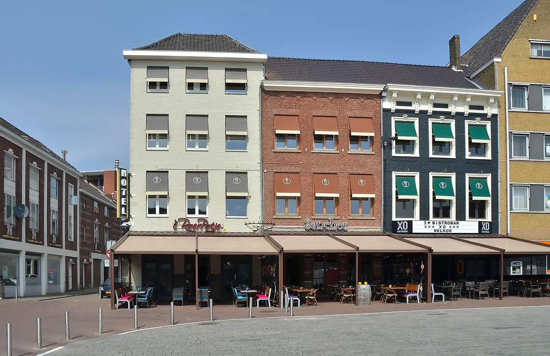 Hotel Roermond Next Door-1