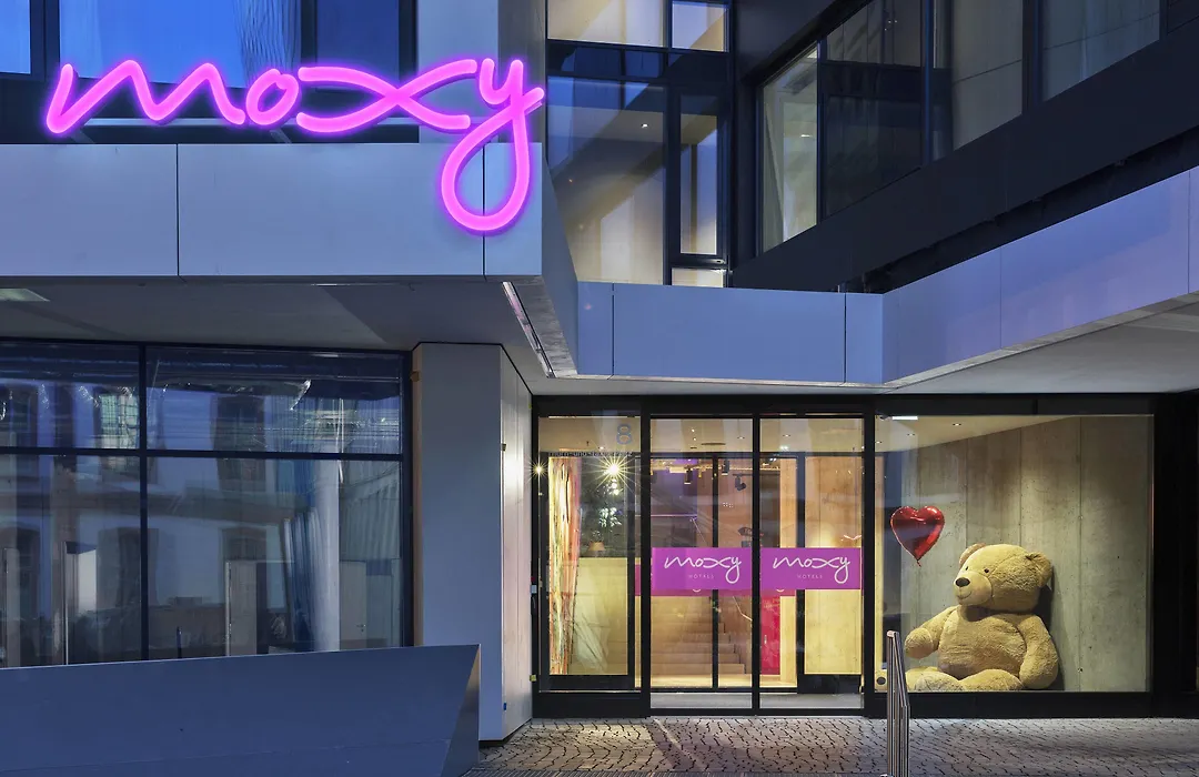 Moxy Frankfurt City Center-1