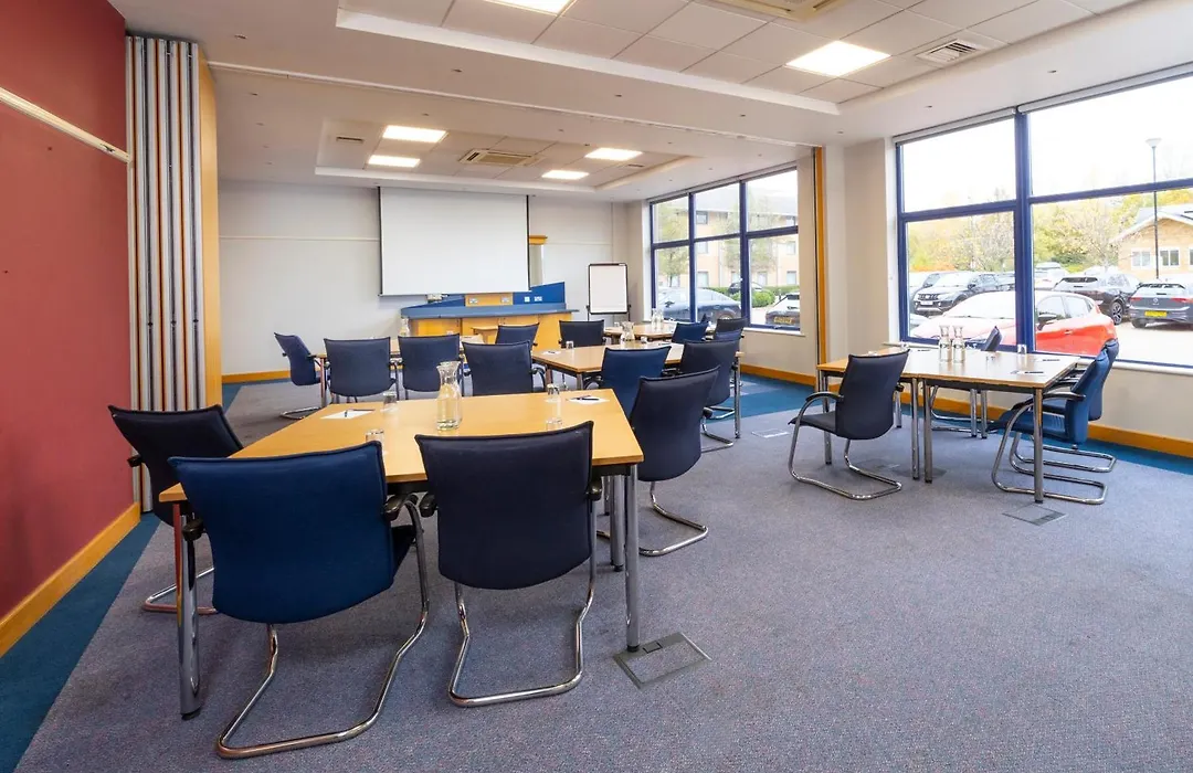 Holiday Inn Express Milton Keynes By Ihg-1