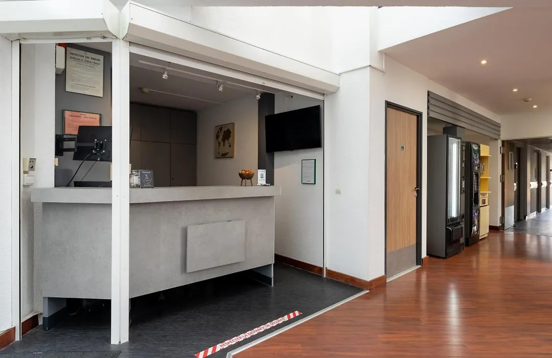 Hotel Cerise Lens-1