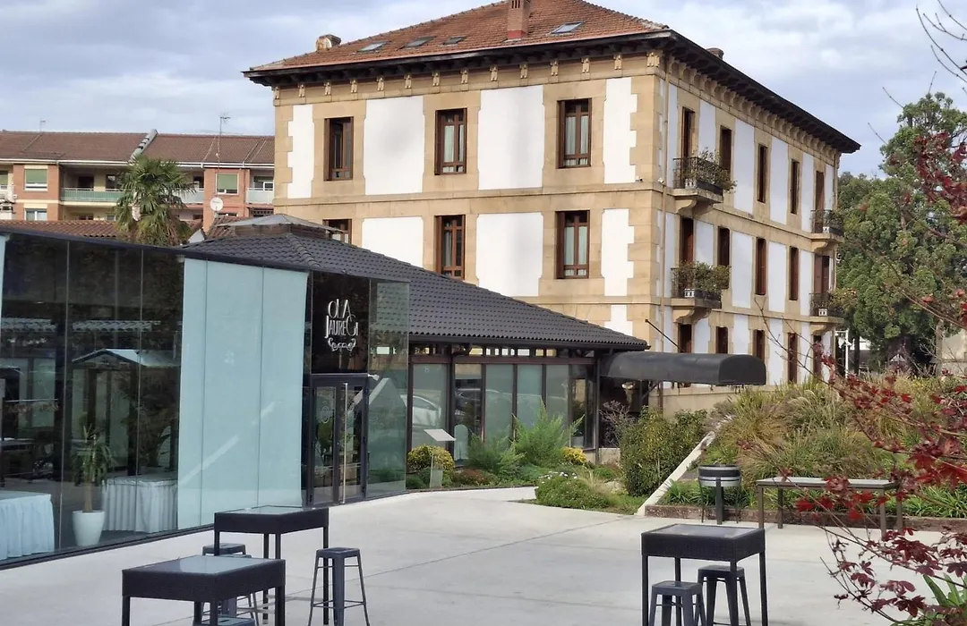 Hotel Olajauregi-1