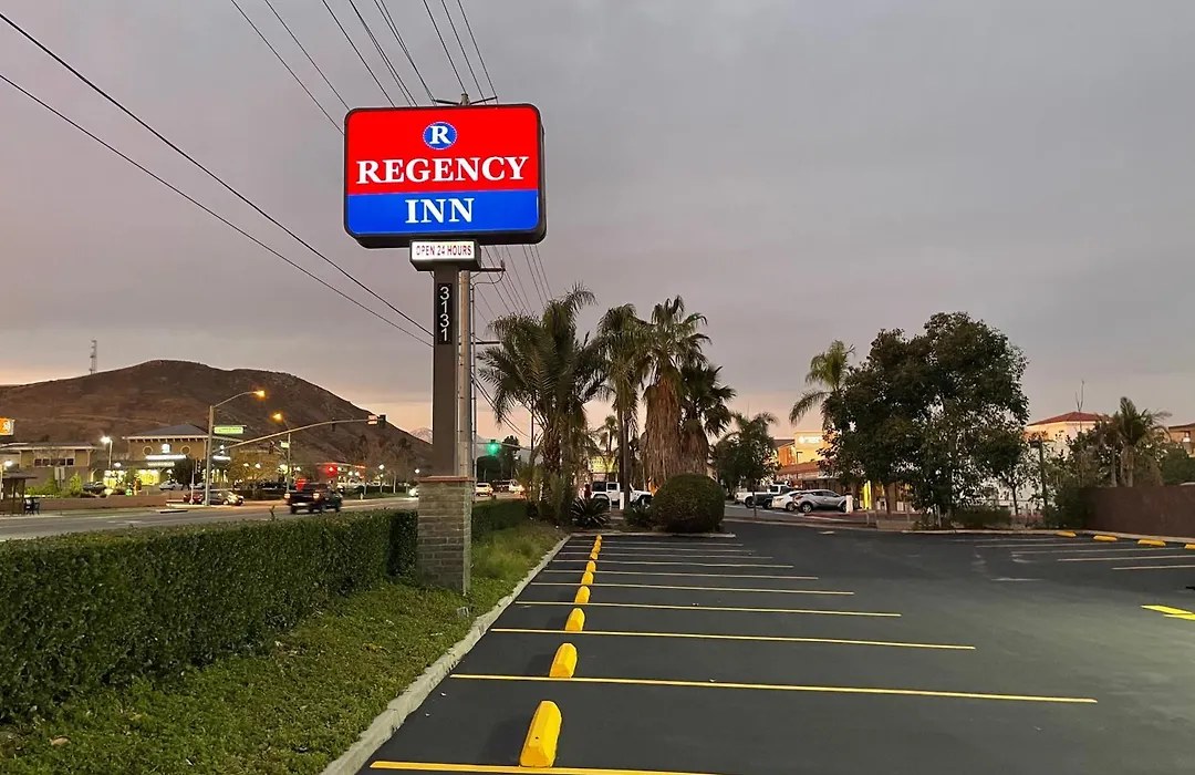 Regency Inn-1