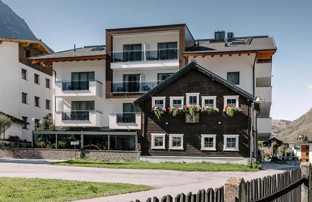 Alpinhotel Monte Superior - Silvretta Card Premium Betrieb-1
