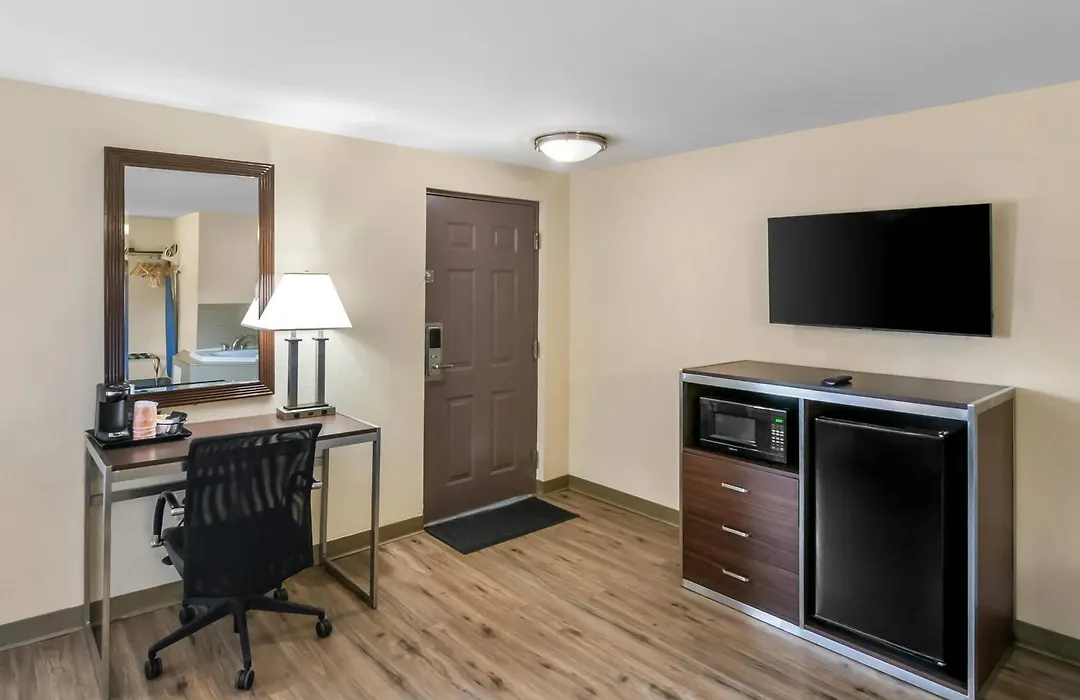 Quality Inn Waterbury East-1