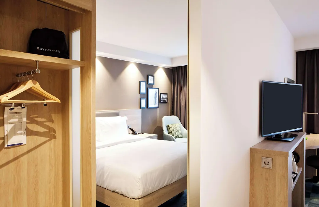 Hampton By Hilton Berlin City East Side Gallery-1