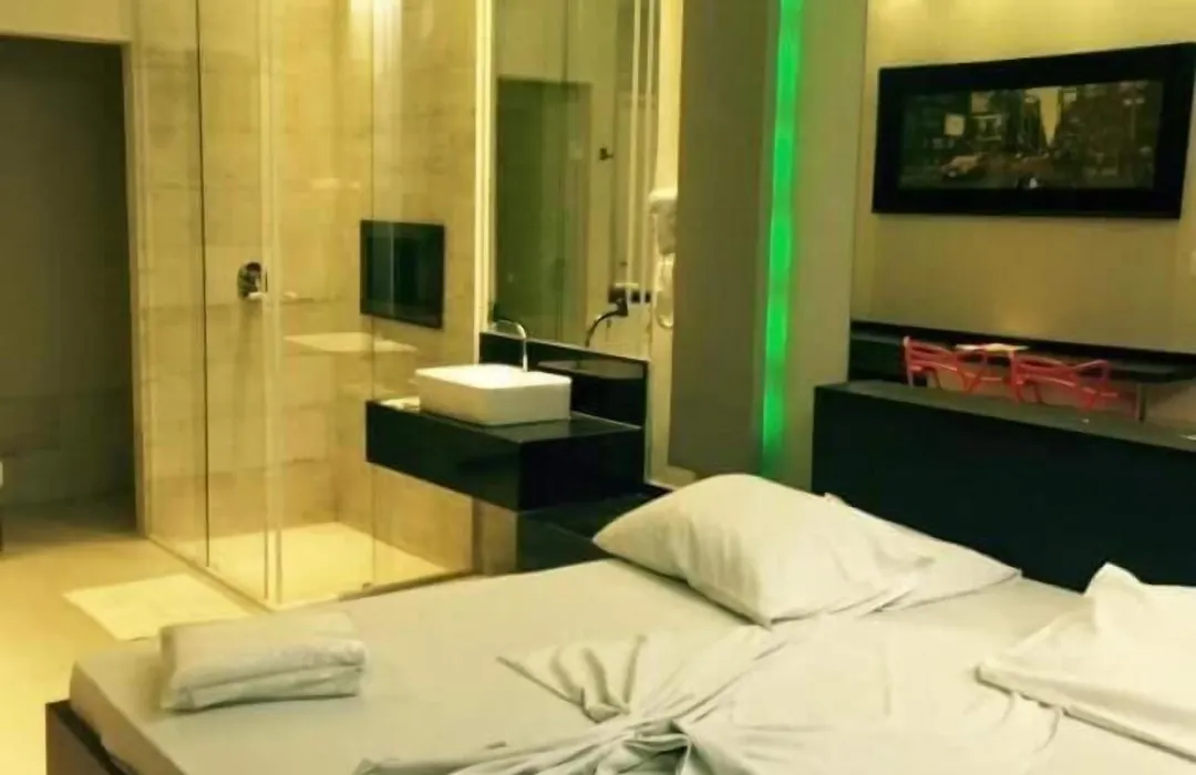 Dinys Motel (Adults Only)-1