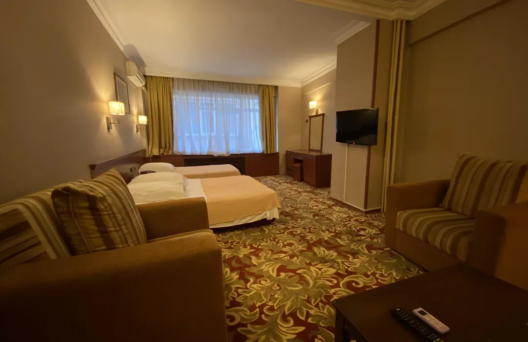Hotel Monopol-1
