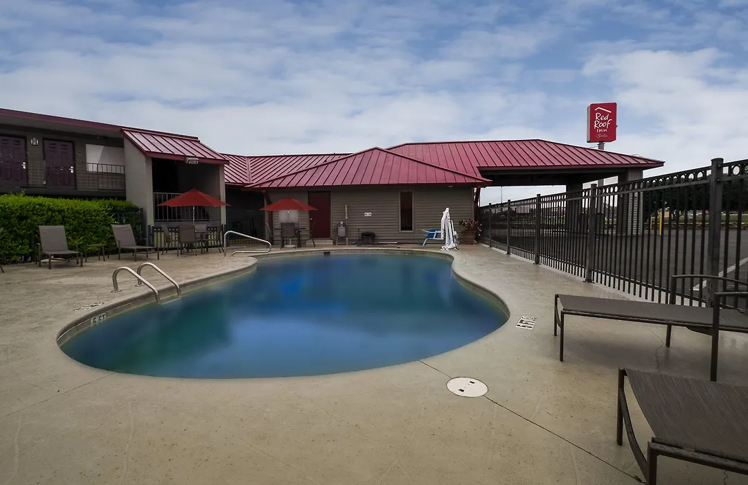 Red Roof Inn Dothan-1