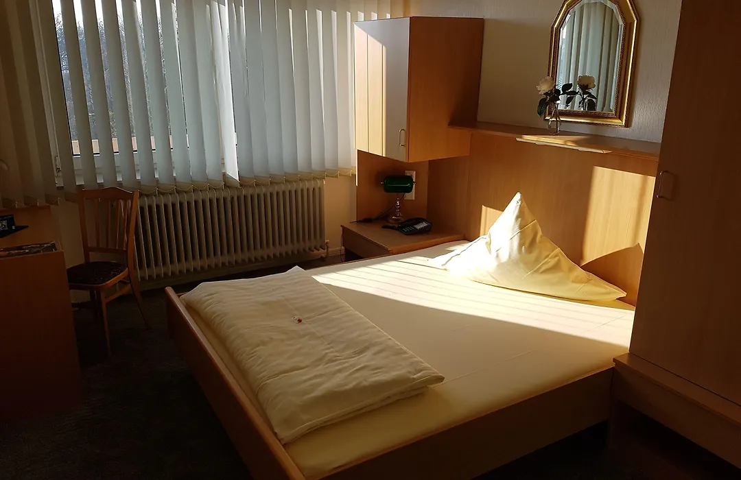 Hotel Stadt Baunatal-1