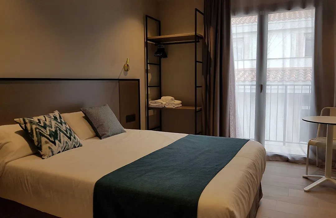 Hotel Torrent-1