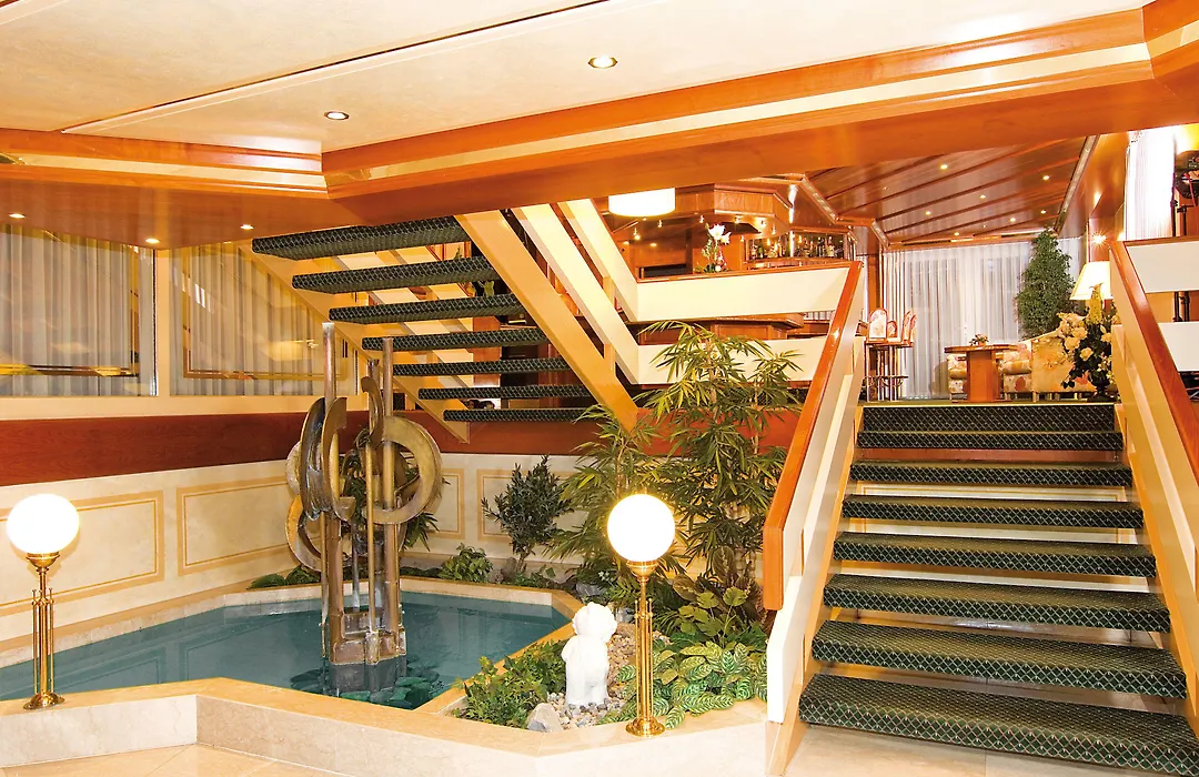 Burghotel-1