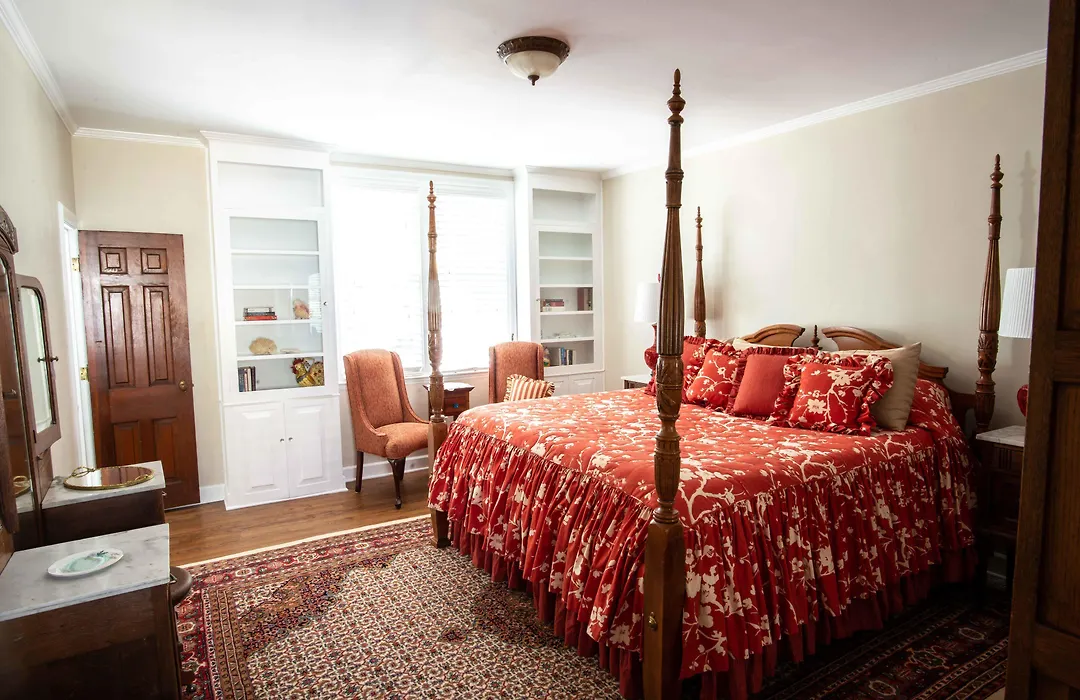 Valparaiso Inn B&B-1