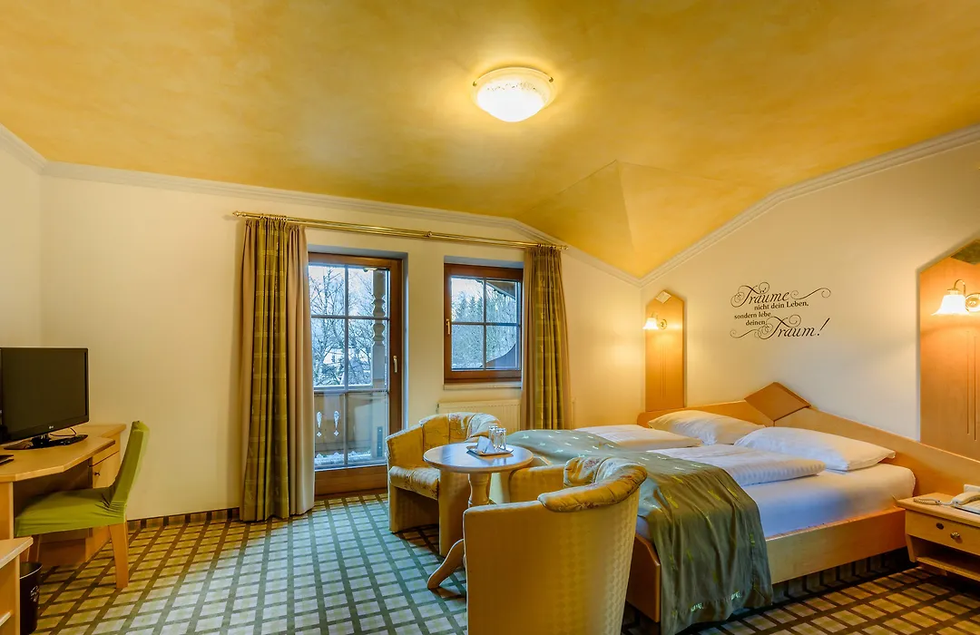 Vier Jahreszeiten Wellnessresort Achensee-1