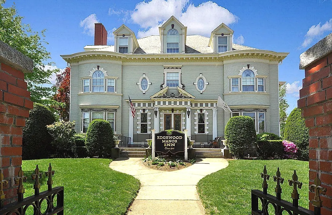 Edgewood Manor Inn Bed And Breakfast-1