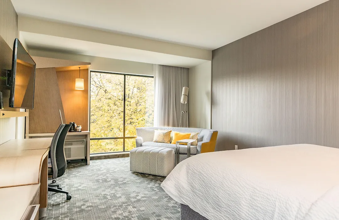 Courtyard By Marriott West Springfield-1