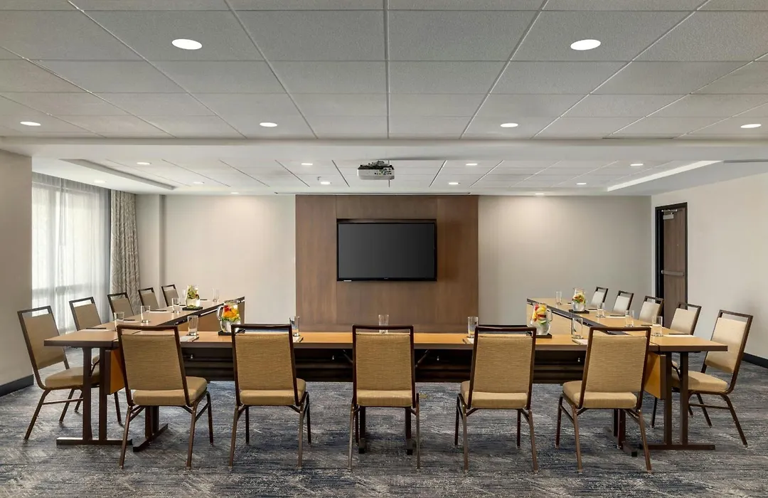 Courtyard By Marriott Portland Downtown/Waterfront-1
