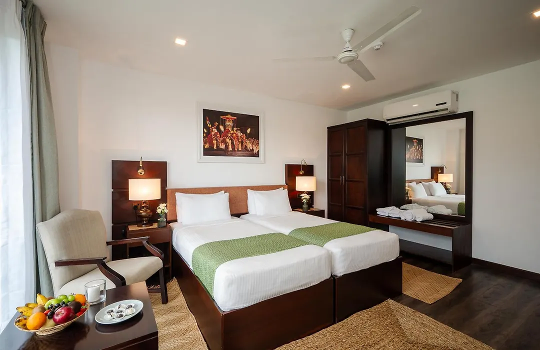 Fox Kandy By Fox Resorts - Luxury In The Mist-1