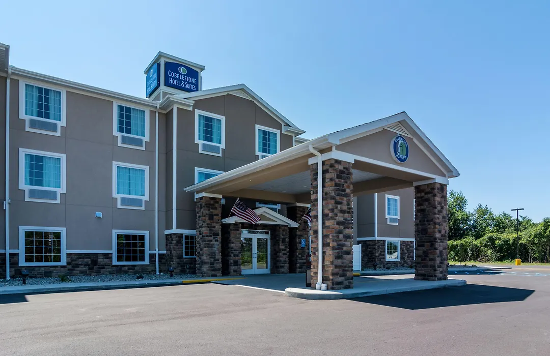 Cobblestone Hotel & Suites - Torrington-1