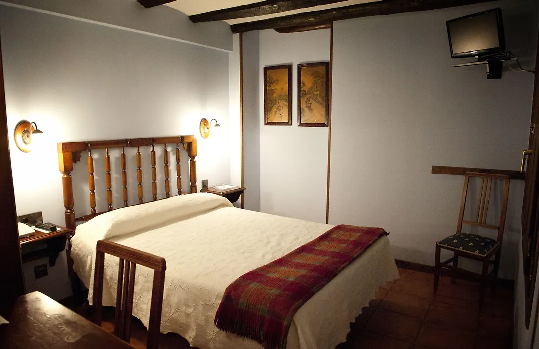 Hostal Santa Agueda-1