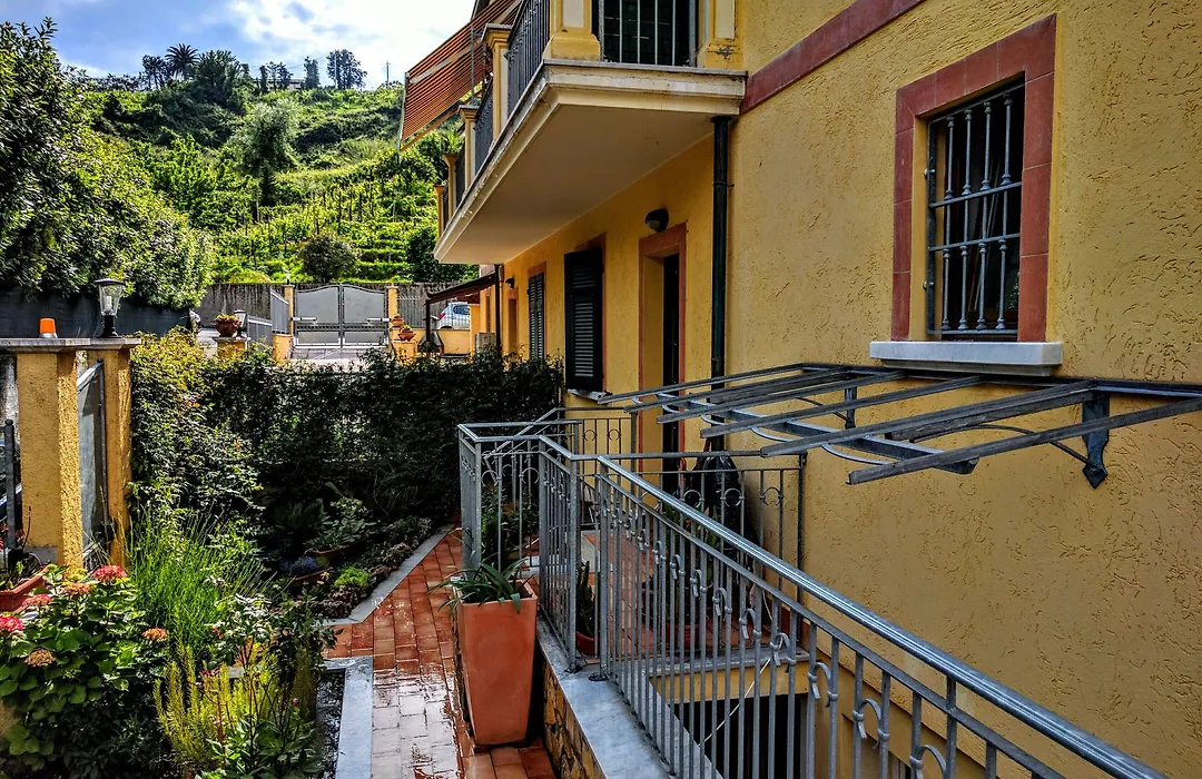 Sally'S B&B-1