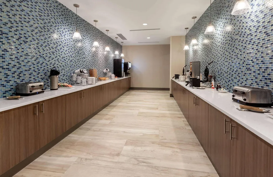 La Quinta Inn & Suites By Wyndham Middletown-Goshen-1