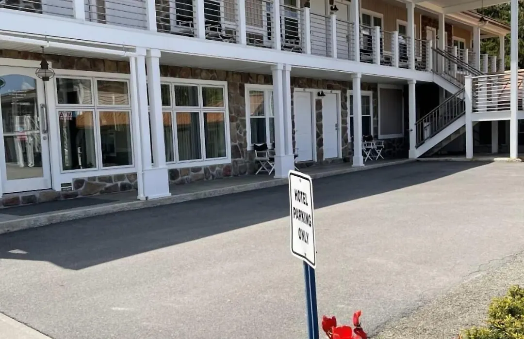 Lake Front Hotel-1