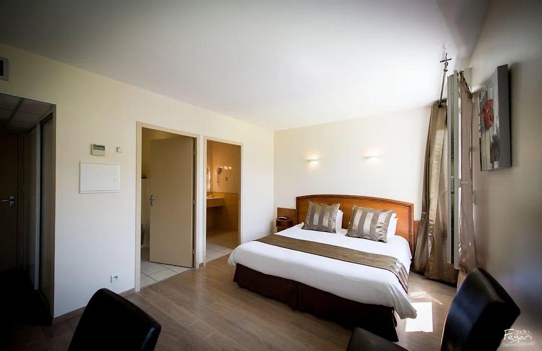 Hotel Le Lion d'Or-1