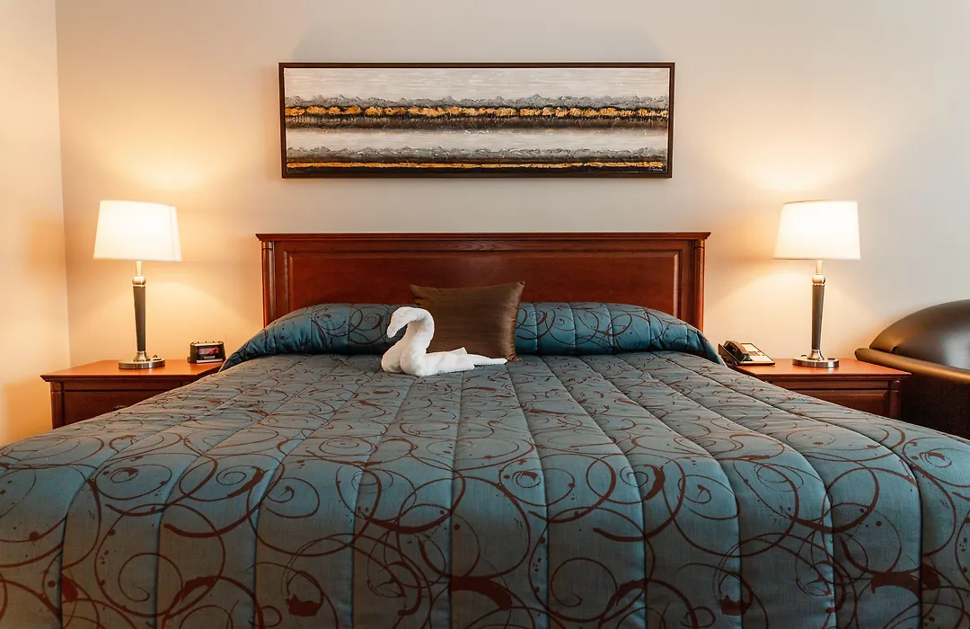 Adam'S Airport Inn-1