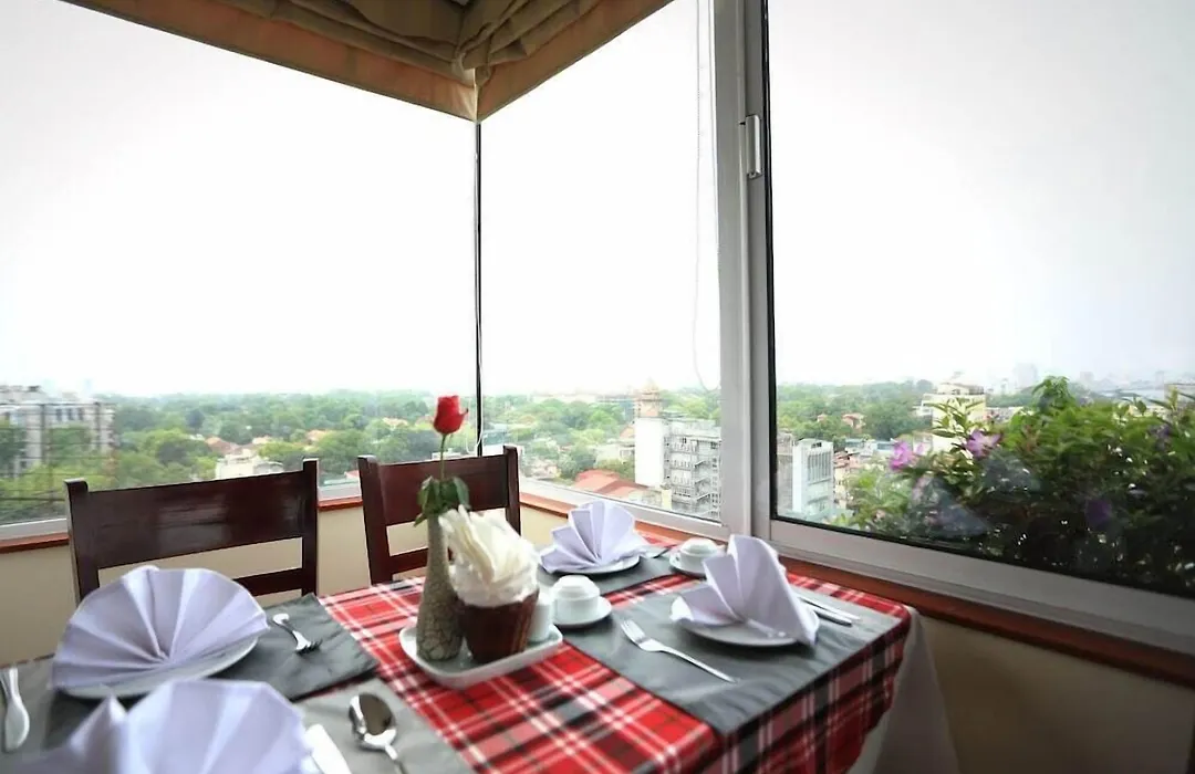 Bro & Sis Hotel-1