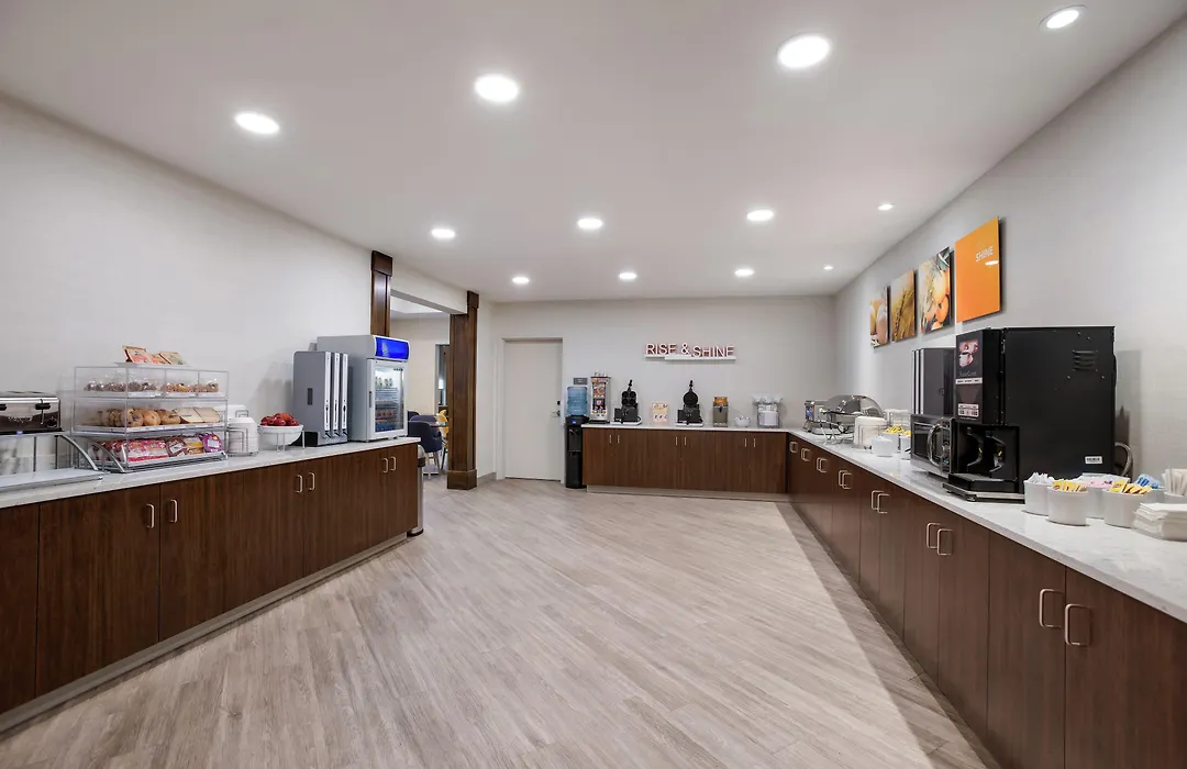 Comfort Inn & Suites Gaylord-1
