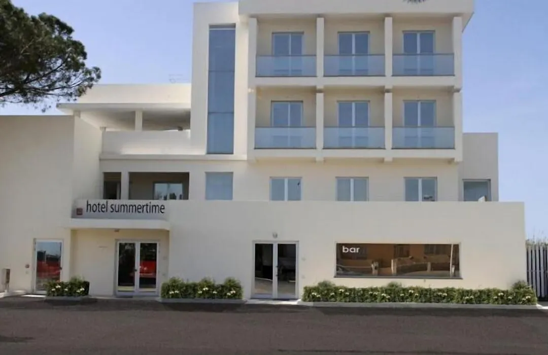 Summertime Hotel-1