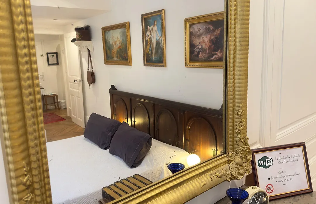 Chambre de charme au coeur du vieux Valence - Confort&Calme-1