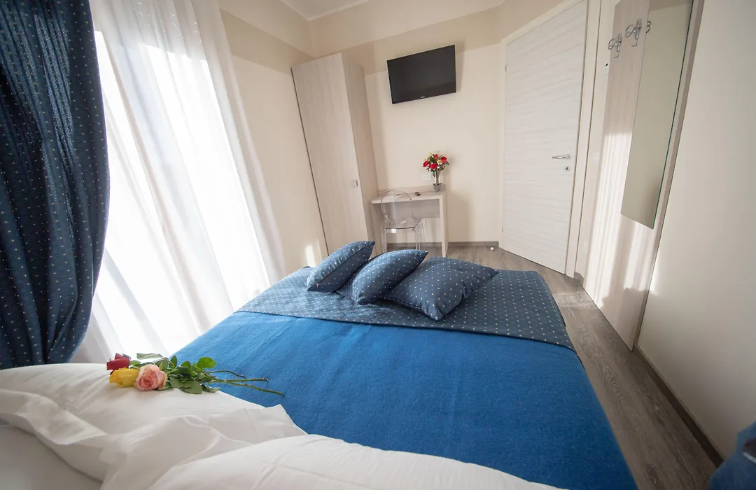 Home Hotel-1