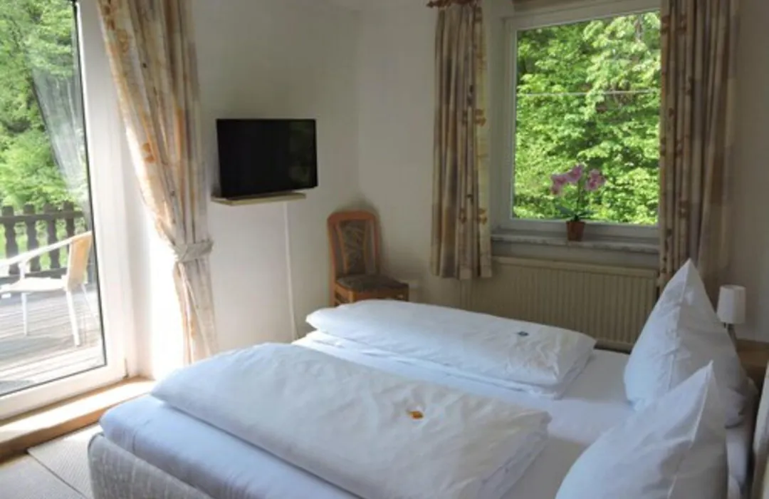 Hotel Bergische Schweiz-1