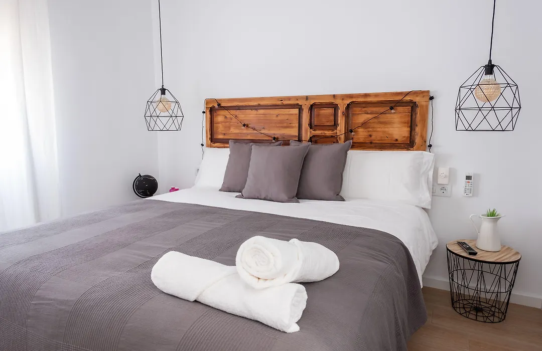 Gomez Rooms-1