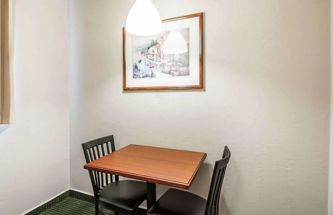 Suburban Studios Melbourne Airport-1