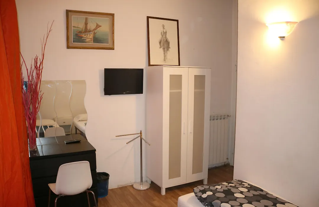 Roman Place-1