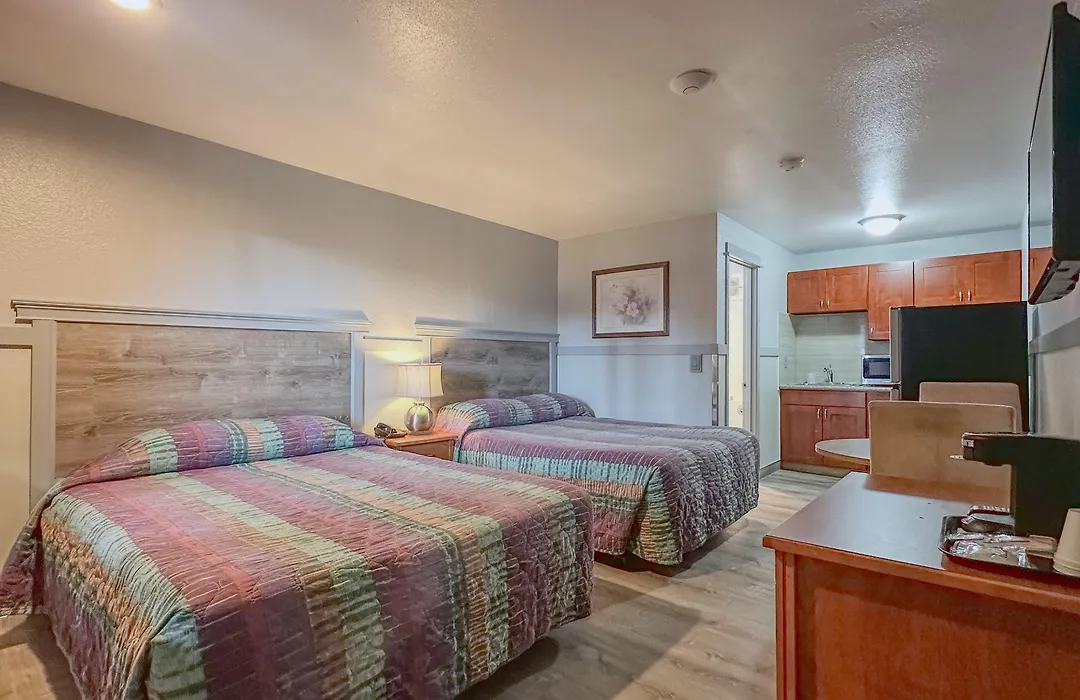 Emerald Best Motel-1