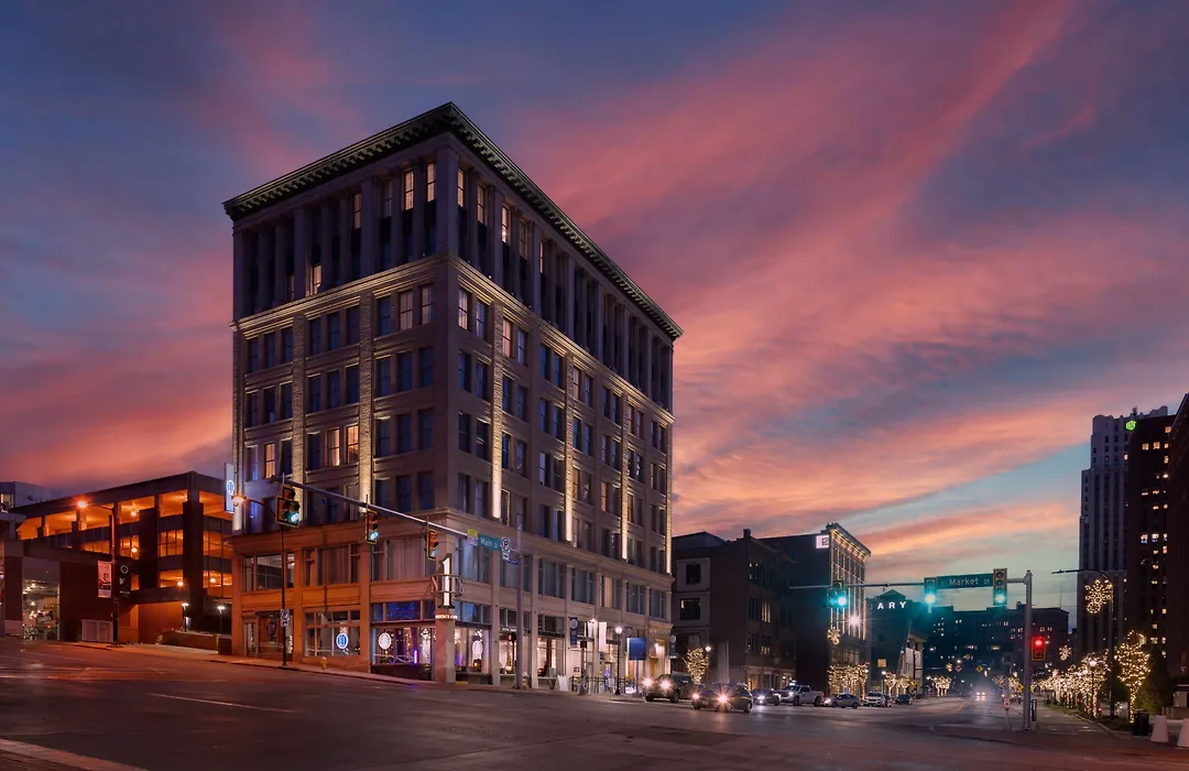 Blu-Tique, Akron, A Tribute Portfolio Hotel-1