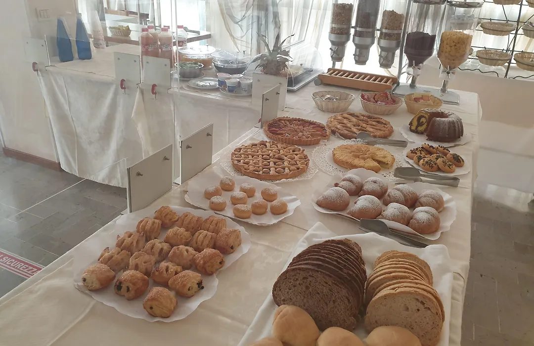 Hotel Losanna Cervia-1