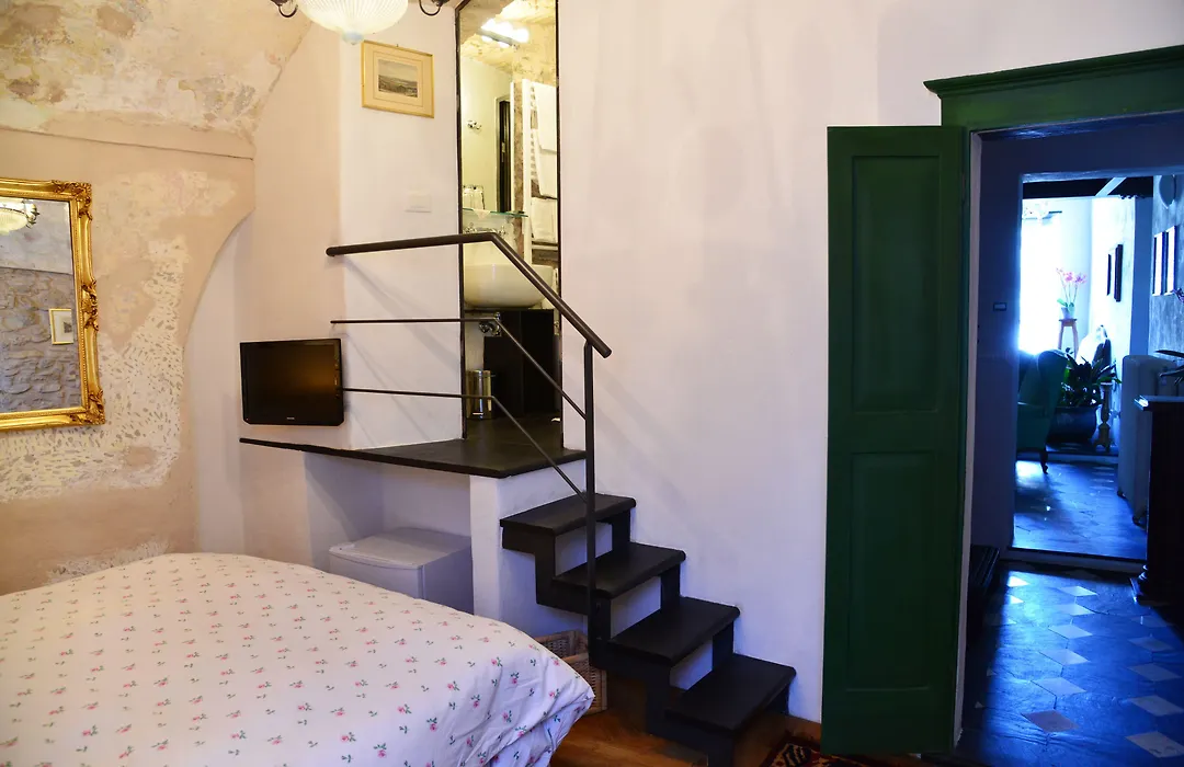 La Terrazza Di Vico Olivi B&B-1