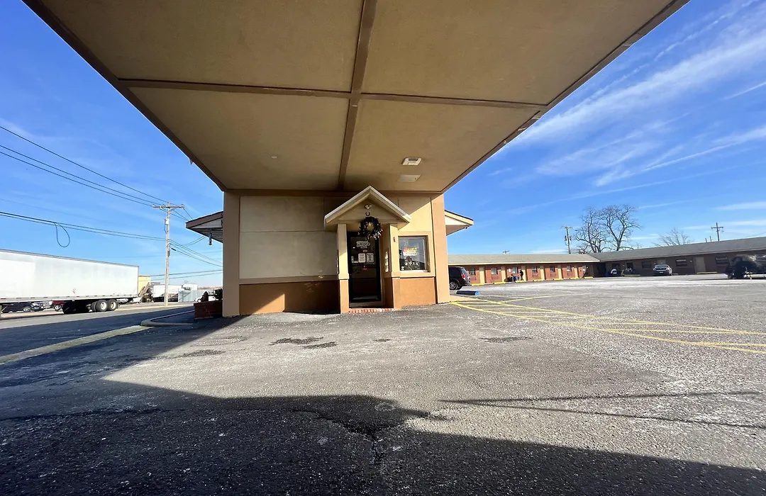 Circle Motor Lodge-1