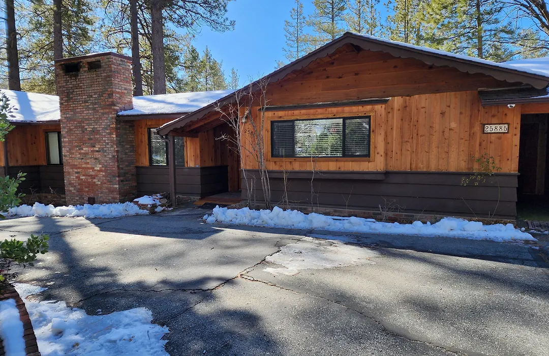 Silver Pines Lodge-1