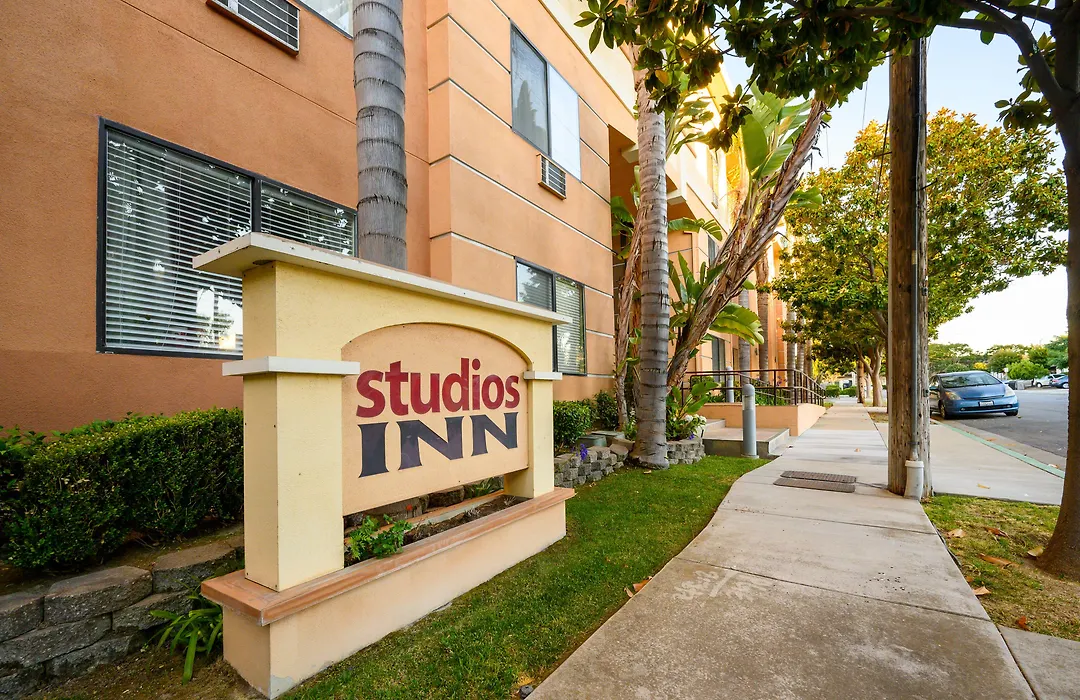 Studios Inn-1