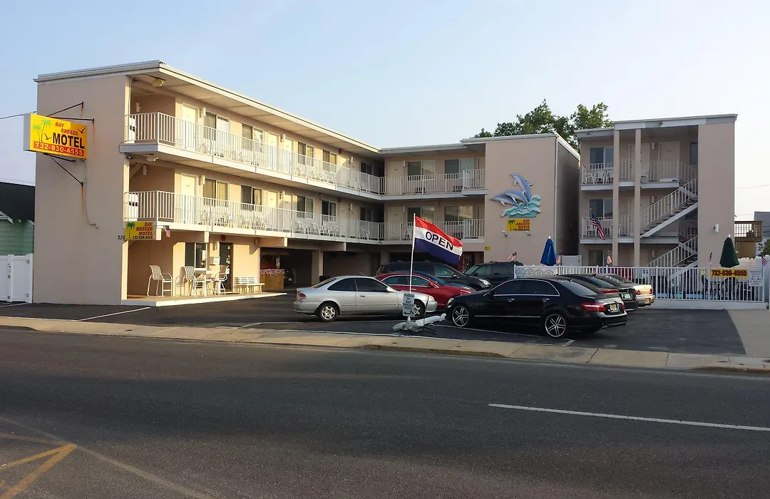 Bay Breeze Motel-1