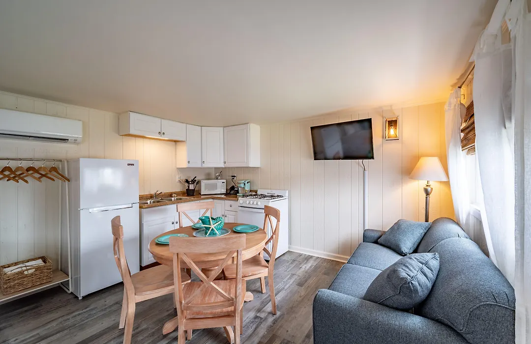 Ocean Glass Inn-1