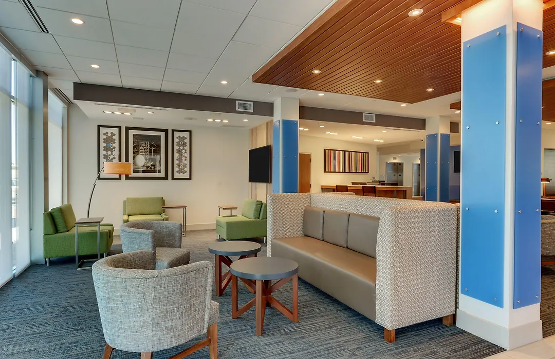Holiday Inn Express & Suites - Roanoke - Civic Center-1